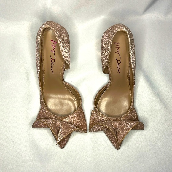 BETSEY JOHNSON ROSE GOLD HEELS ✨✨✨ - Picture 4 of 12
